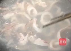 咸菜炒鱿鱼的做法图解2