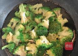 蚝油西兰花的做法图解1