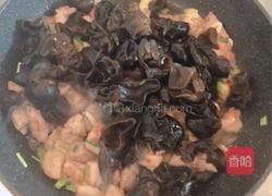 爆炒木耳鸡丁的做法图解7
