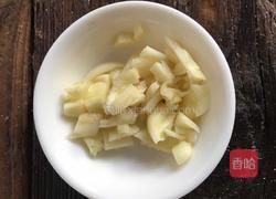 红嘴绿鹦哥的做法图解2