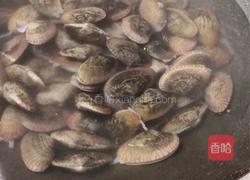 香菇酱炒花甲的做法图解3