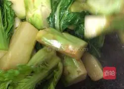 Illustration of how to stew mustard greens 10