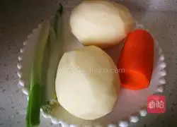 Illustration of how to stew kelp with potato slices 1