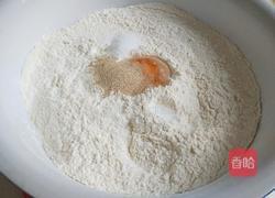 新文美食 糖三角的做法图解1