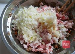 新文美食 猪肉白色香菇包子的做法图解7