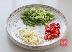 凉拌麻辣土豆片的做法图解3