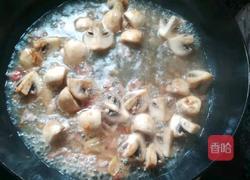 鲜菇培根意面的做法图解8