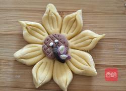 漂亮的花朵馒头的做法图解18