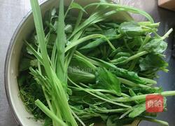 豌豆尖香菇酱拌面（香哈香菇酱）的做法图解1