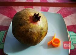 石榴熟了尝尝鲜慢慢剥石榴的方法的做法图解5