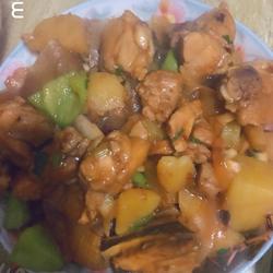 土豆炖鸡腿的做法[图]