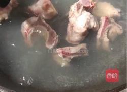 冬瓜玉米排骨汤的做法图解3