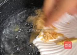 皮蛋虾皮菠菜汤的做法图解4