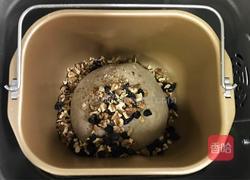 香蕉核桃黑麦软欧的做法图解4