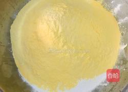玉米面饼的做法图解1
