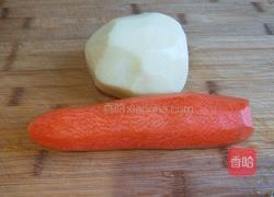 北京特色小吃 胡萝卜土豆煎饼的做法图解1