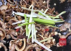 三椒炒猪耳的做法图解7