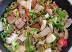 爆炒尖椒肘花肉的做法图解7