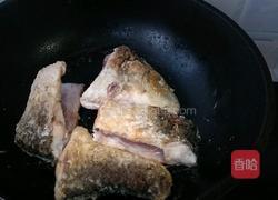 鲤鱼豆腐汤的做法图解2