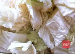 Illustration of how to make cumin cabbage 1
