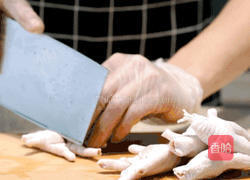 新西兰花胶鸡脚汤的做法图解2