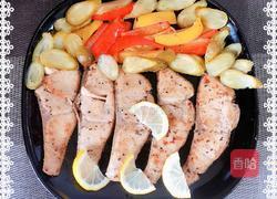 香煎黑椒三文鱼/沙拉通心粉的做法图解10