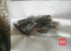 蒜香海鲜意面的做法图解2