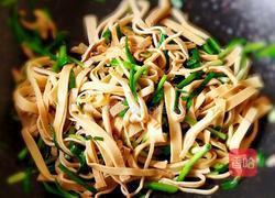 青蒜苗炒豆腐皮的做法图解8