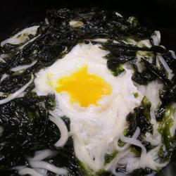 乌云映月（紫菜鸡蛋汤面）的做法[图]