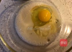 奶油草莓松饼的做法图解2