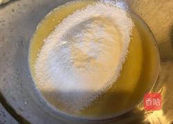 奶油草莓松饼的做法图解3