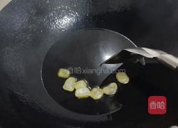 黄焖鸡的做法图解1