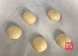 面包辫的手法（一辫单扣）的做法图解2