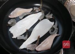 蒜香海鲜意面的做法图解4