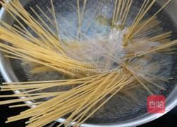 蒜香海鲜意面的做法图解6