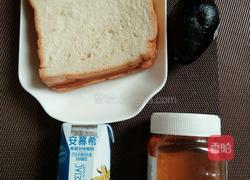 下午茶牛油果三明治的做法图解1