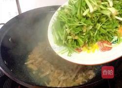 野芹炒肉丝的做法图解10