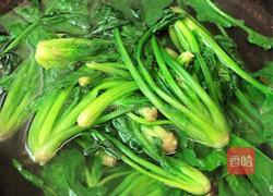 菠菜虾仁鸡蛋羹的做法图解1