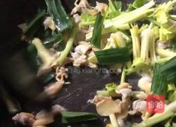 老干妈炒花甲的做法图解4