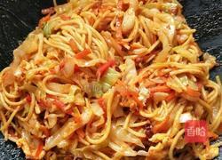 卷心菜胡萝卜炒面的做法图解6