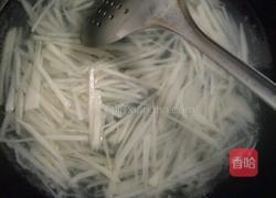 凉拌猪耳朵土豆丝的做法图解2