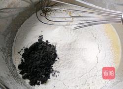 下午茶#8寸芝麻戚风蛋糕的做法图解5