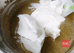 下午茶#8寸芝麻戚风蛋糕的做法图解11