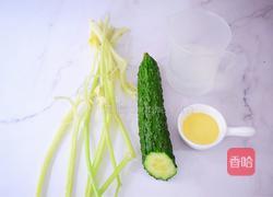 排毒芹菜汁的做法图解1