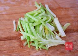 排毒芹菜汁的做法图解2