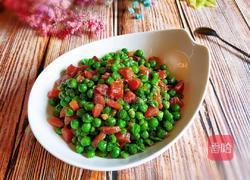 豌豆炒腊肠的做法图解1
