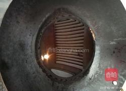 胡萝卜煲肥肠的做法图解5