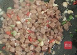 豌豆炒牛排的做法图解5