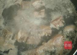 电饭煲莲藕胡萝卜排骨汤的做法图解2