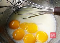 巧克力戚风蛋糕的做法图解3